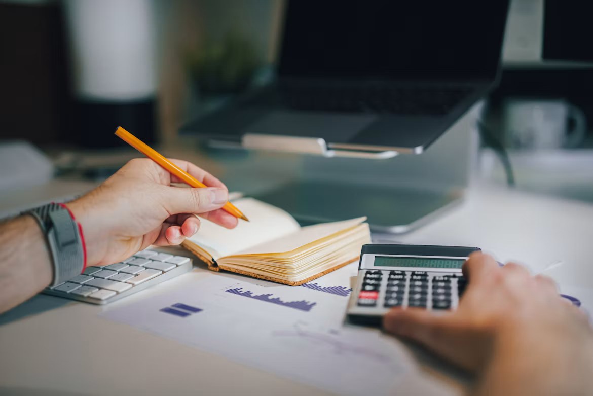 Tracking job costs and quotes